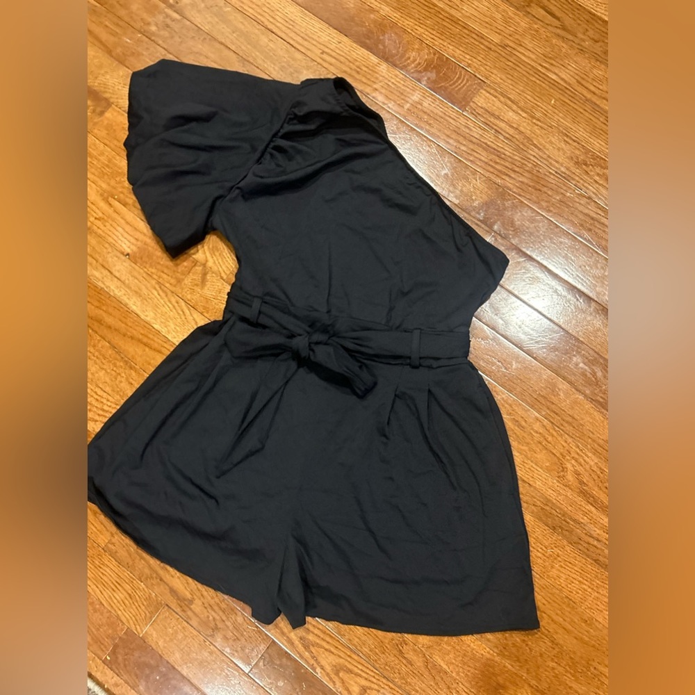 Elegant Black One-Shoulder Jumpsuit